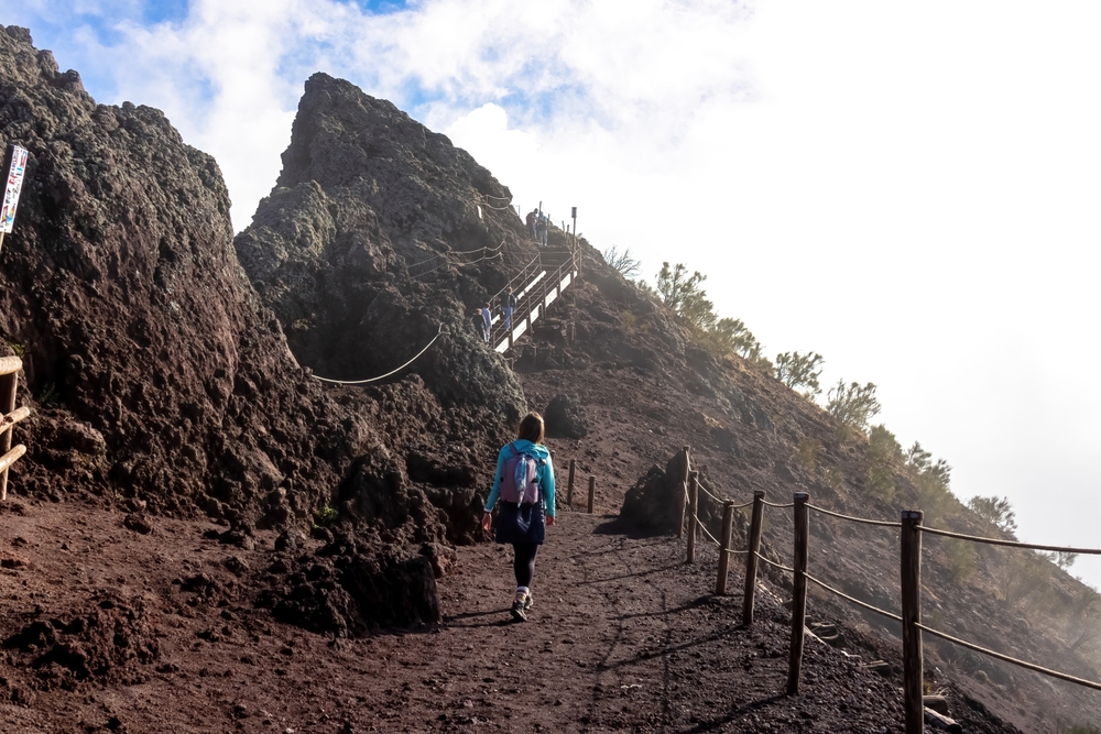 mount vesuvius hike